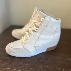 Sorel wedge sneakers. Women’s size 8.5. Out and about style.